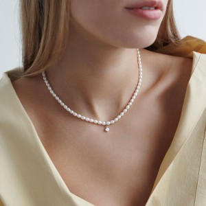 Colier cu perle naturale si pandantiv din argint cu cristal DiAmanti 252-27C-G (Argint 925‰ 0,7 g.) Colier cu perle naturale si pandantiv din argint cu cristal DiAmanti 252-27C-G (Argint 925‰ 0,7 g.)